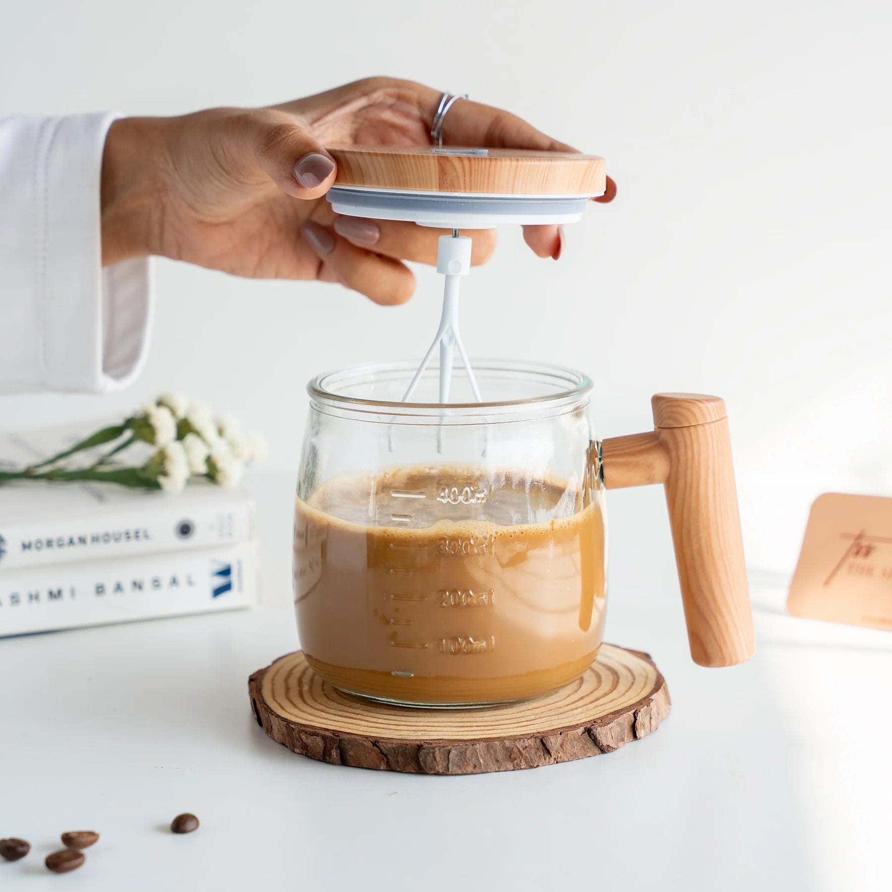 Self Stirring glass mug